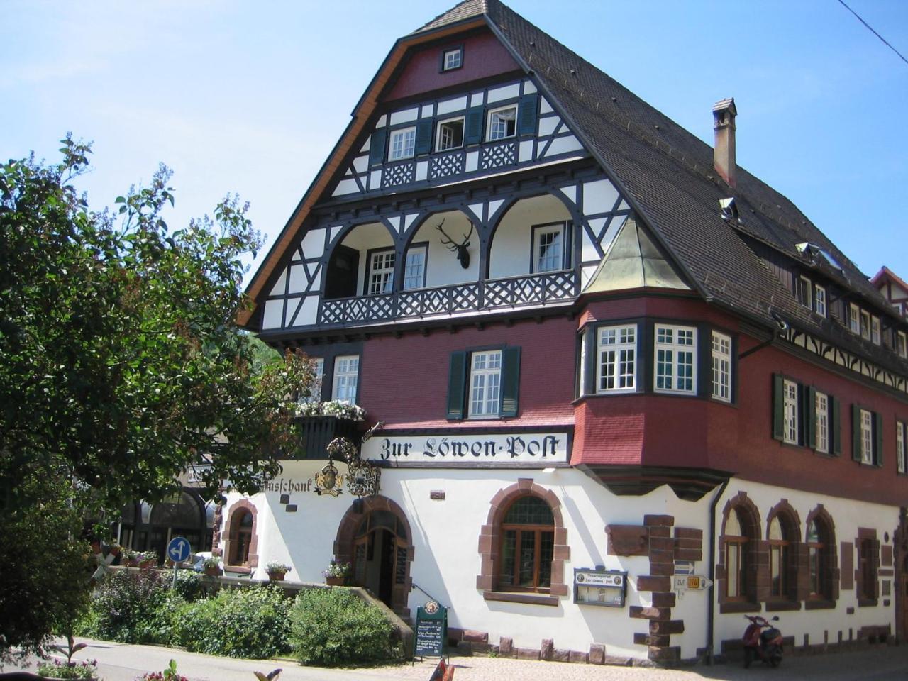 Hotel Loewen-Post Alpirsbach Exterior foto